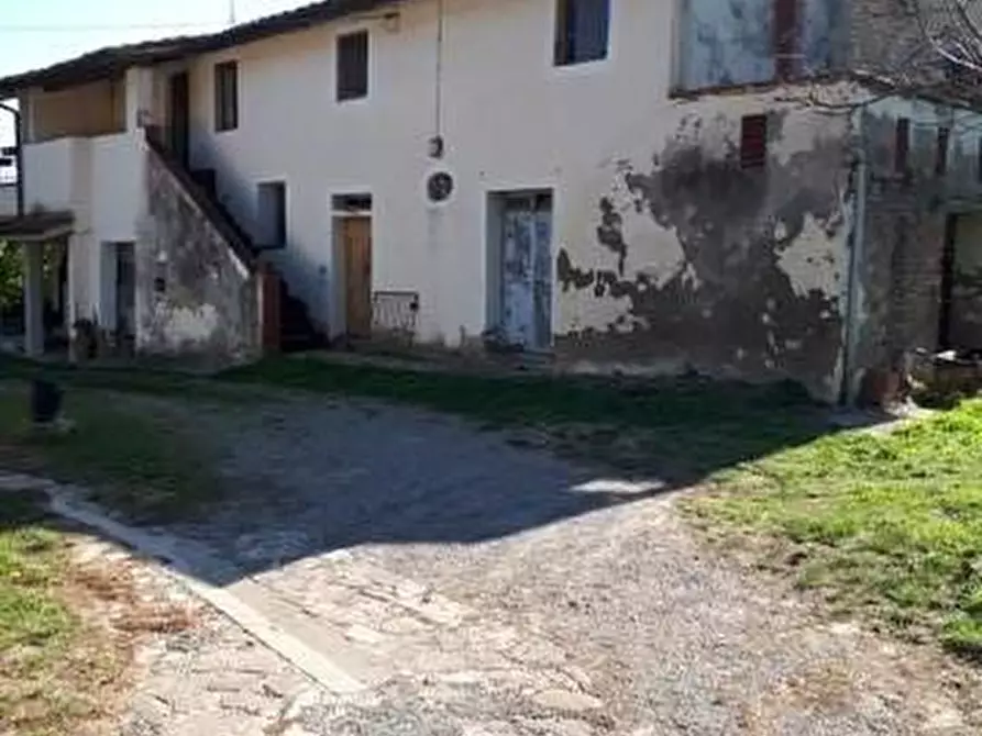 Immagine 1 di Casa colonica in vendita  a Palaia