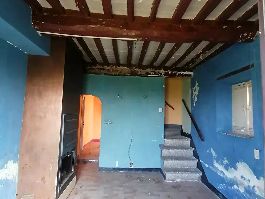 Immagine 28 di Rustico / casale in vendita  a Lucca