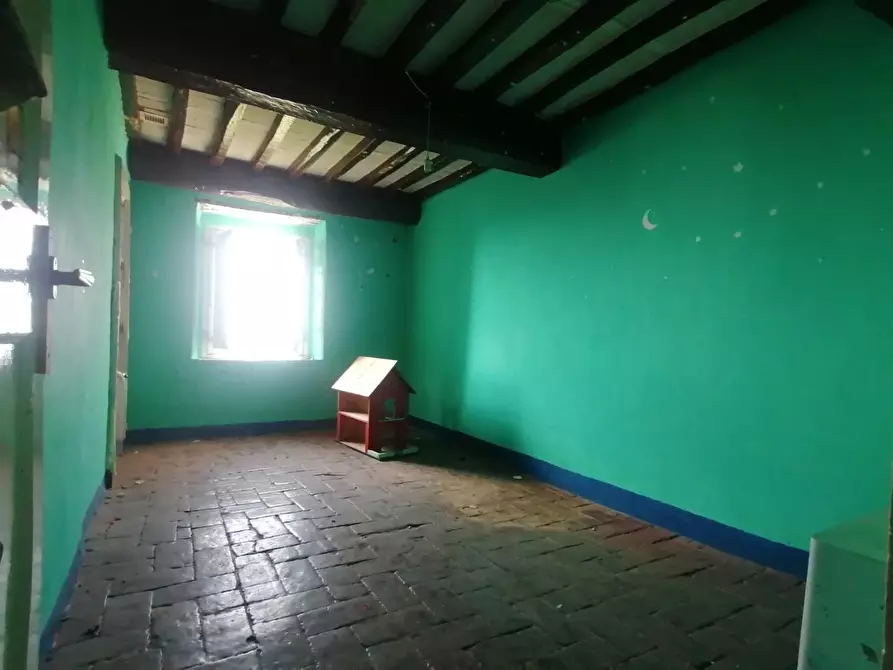 Immagine 21 di Rustico / casale in vendita  a Lucca