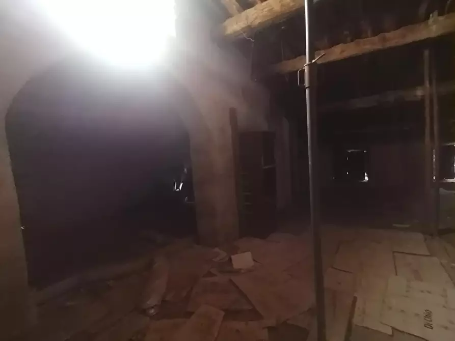 Immagine 23 di Rustico / casale in vendita  a Lucca