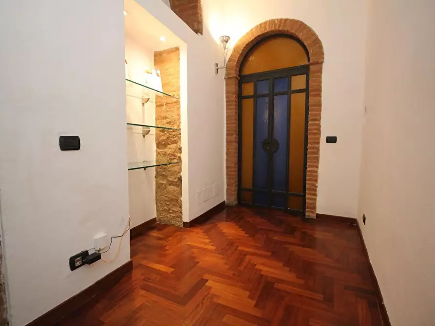 Immagine 6 di Appartamento in affitto  a Siena