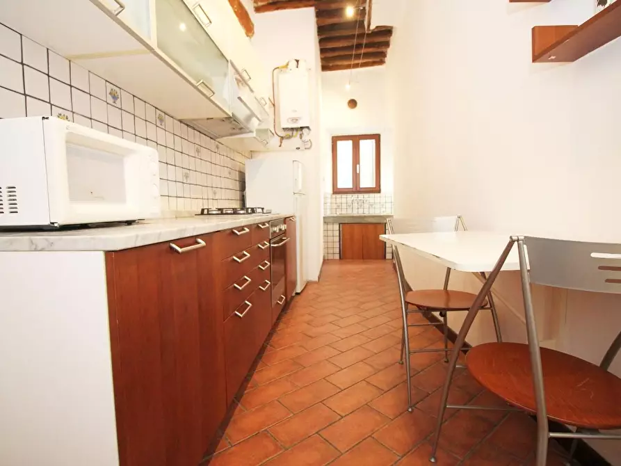 Immagine 17 di Appartamento in affitto  a Siena