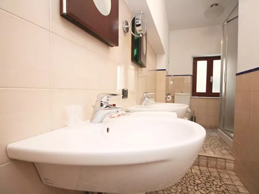 Immagine 14 di Appartamento in affitto  a Siena