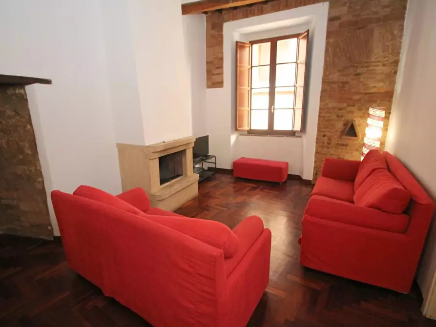 Immagine 1 di Appartamento in affitto  a Siena