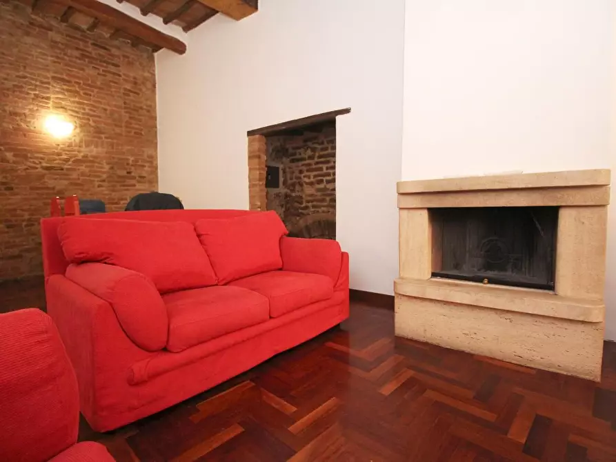 Immagine 2 di Appartamento in affitto  a Siena