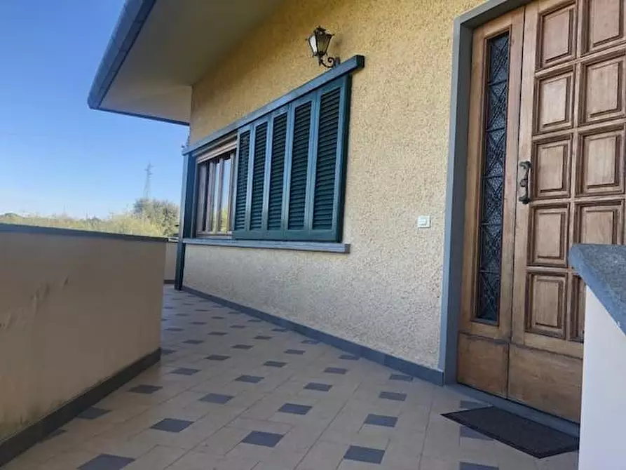 Immagine 2 di Villa in vendita  a Fucecchio
