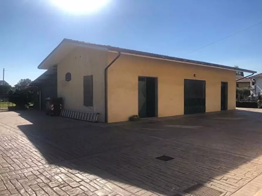 Immagine 20 di Villa in vendita  a Fucecchio