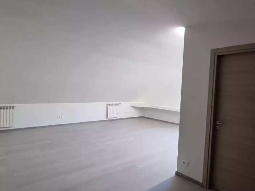 Immagine 10 di Appartamento in vendita  a Calci