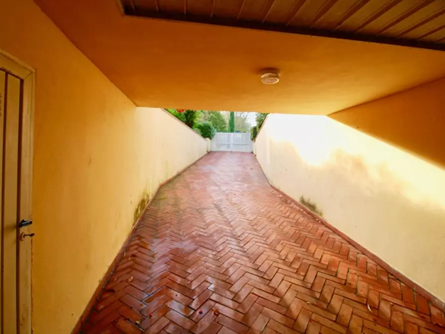 Immagine 24 di Villa in vendita  a Pontedera