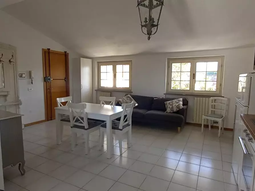 Immagine 6 di Mansarda in affitto  a Camaiore