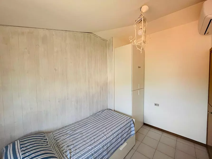 Immagine 42 di Mansarda in affitto  a Camaiore