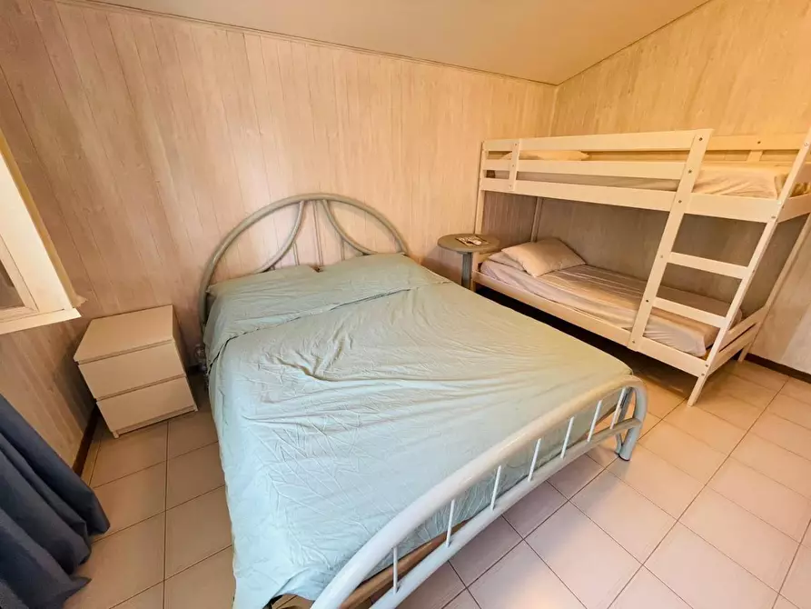 Immagine 21 di Mansarda in affitto  a Camaiore