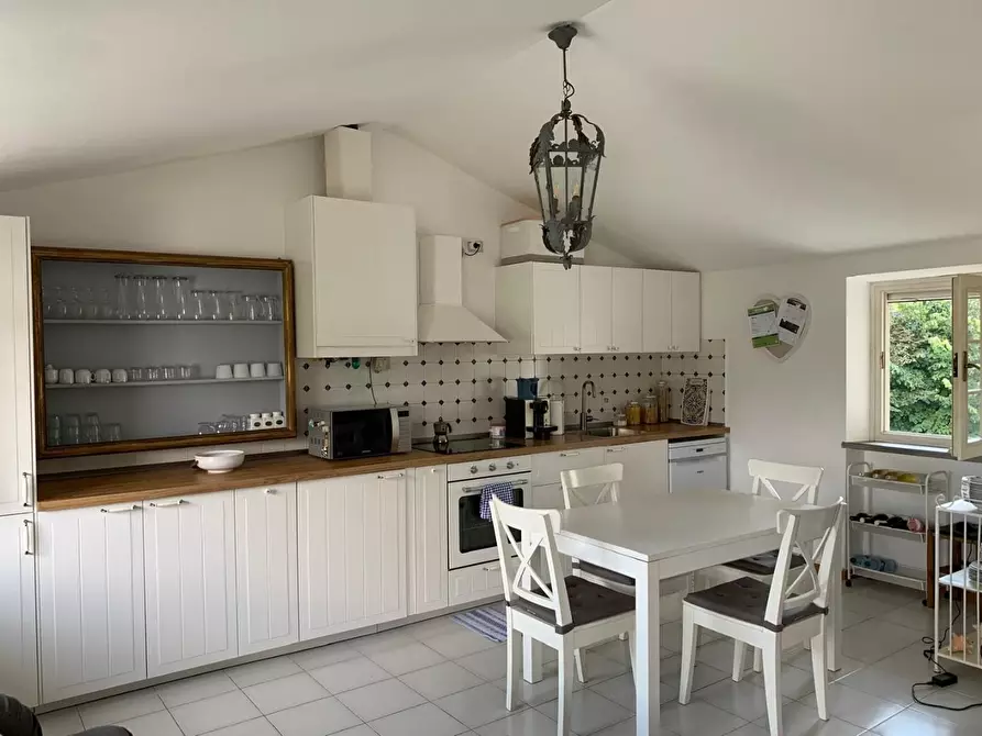 Immagine 3 di Mansarda in affitto  a Camaiore