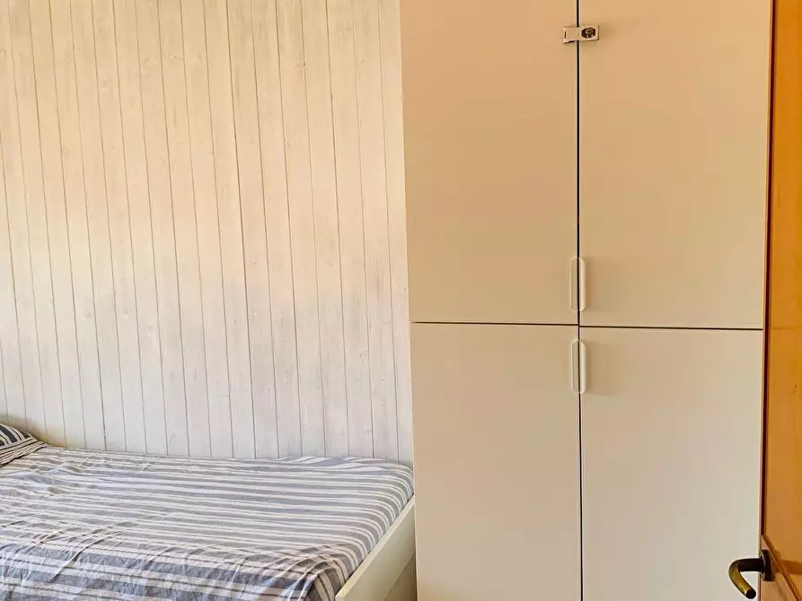 Immagine 45 di Mansarda in affitto  a Camaiore