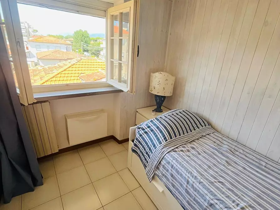 Immagine 41 di Mansarda in affitto  a Camaiore