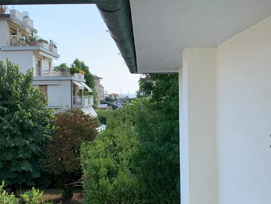 Immagine 17 di Mansarda in affitto  a Camaiore