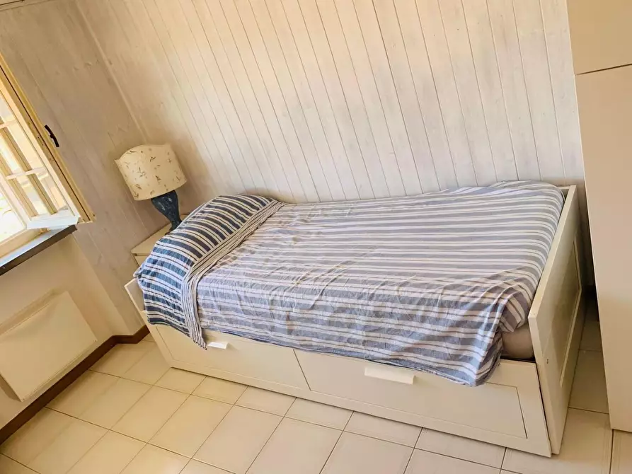 Immagine 46 di Mansarda in affitto  a Camaiore