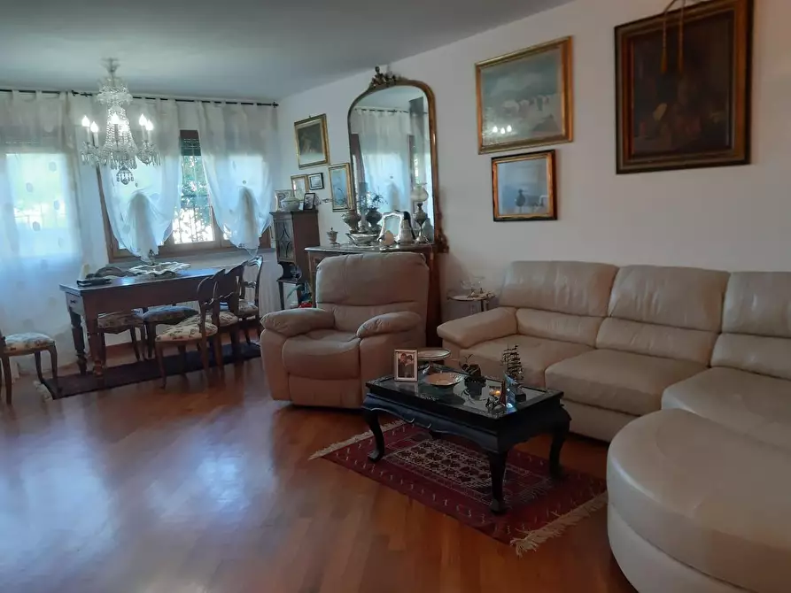 Immagine 3 di Appartamento in vendita  a Livorno