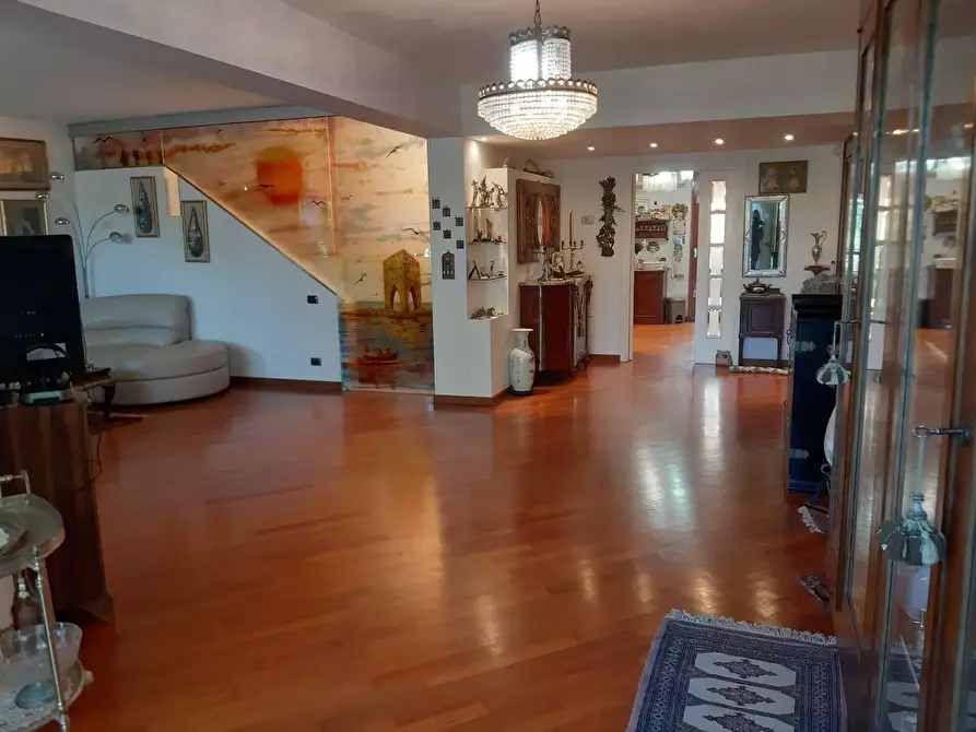 Immagine 5 di Appartamento in vendita  a Livorno