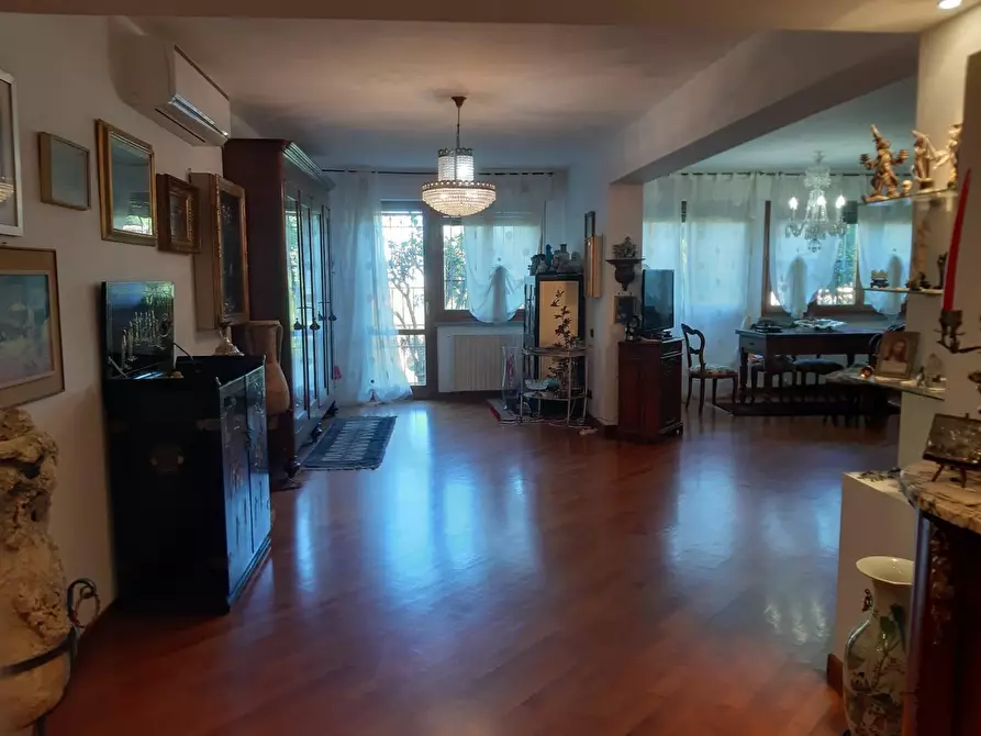 Immagine 4 di Appartamento in vendita  a Livorno