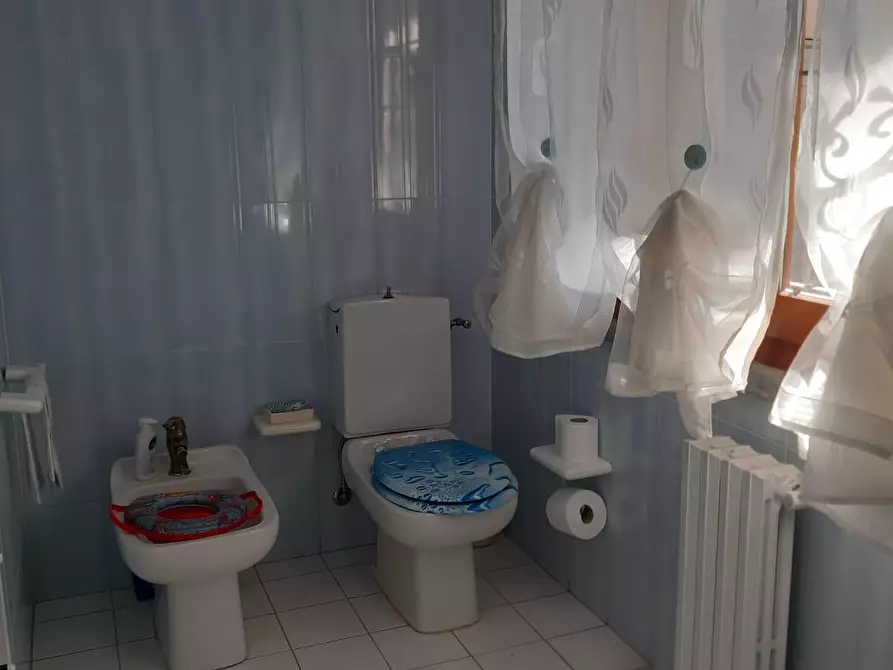 Immagine 17 di Appartamento in vendita  a Livorno