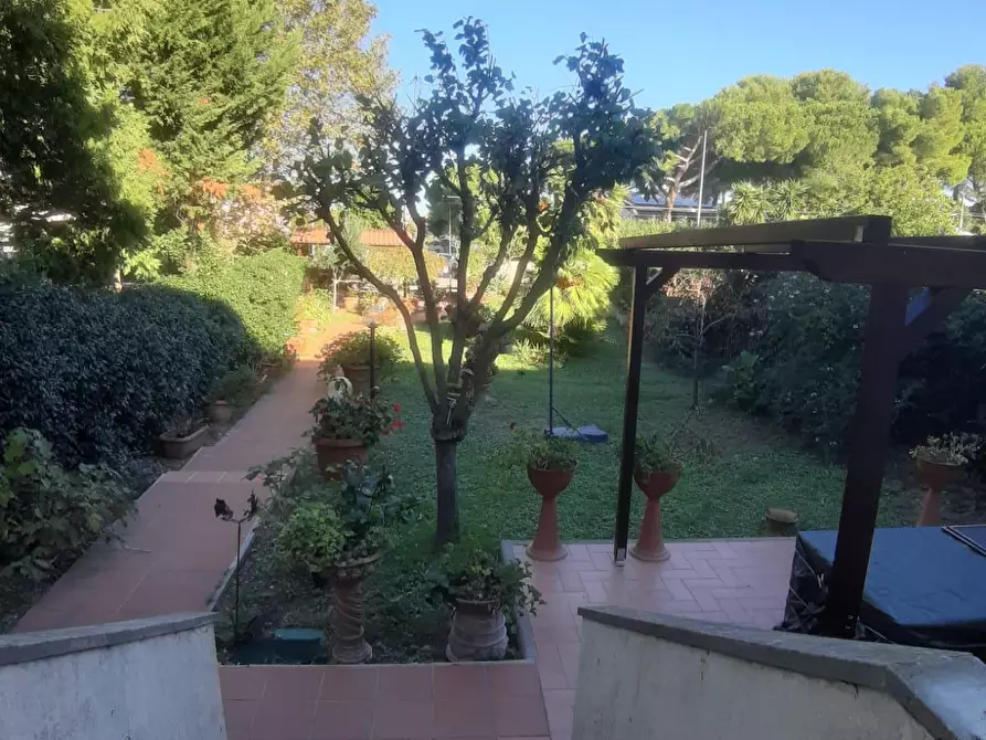 Immagine 25 di Appartamento in vendita  a Livorno