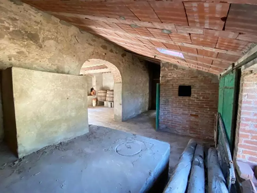 Immagine 33 di Rustico / casale in vendita  a Capannori