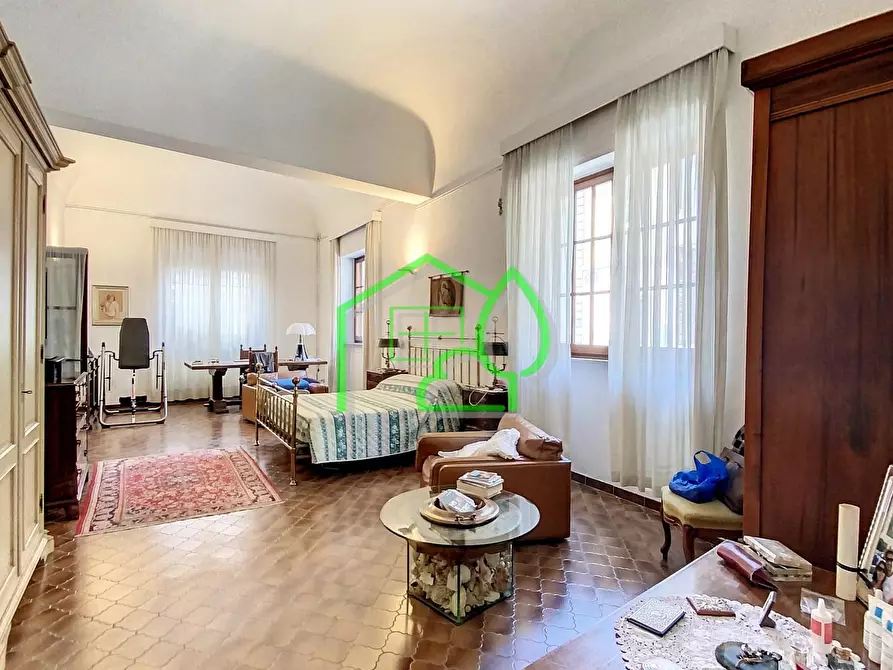 Immagine 6 di Villa in vendita  a Viareggio