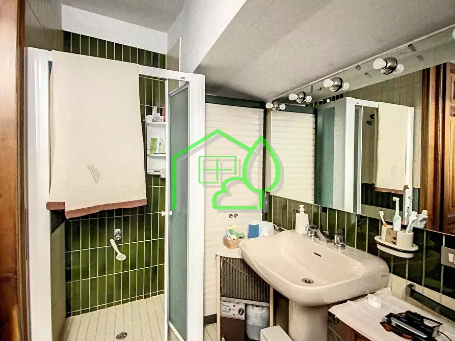 Immagine 5 di Villa in vendita  a Viareggio