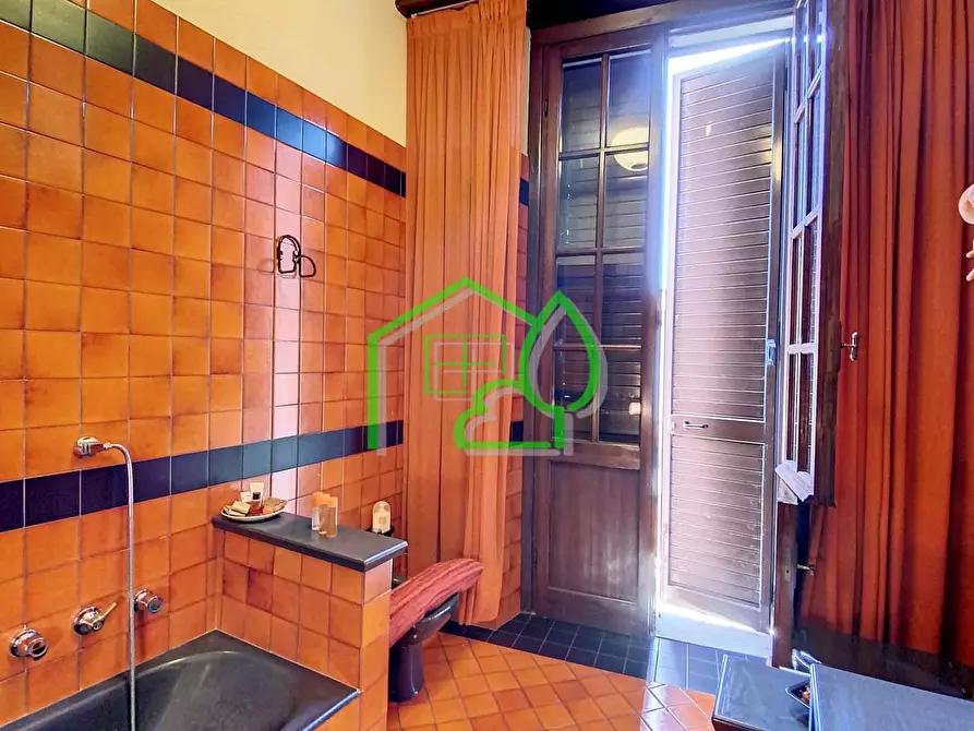 Immagine 16 di Villa in vendita  a Viareggio