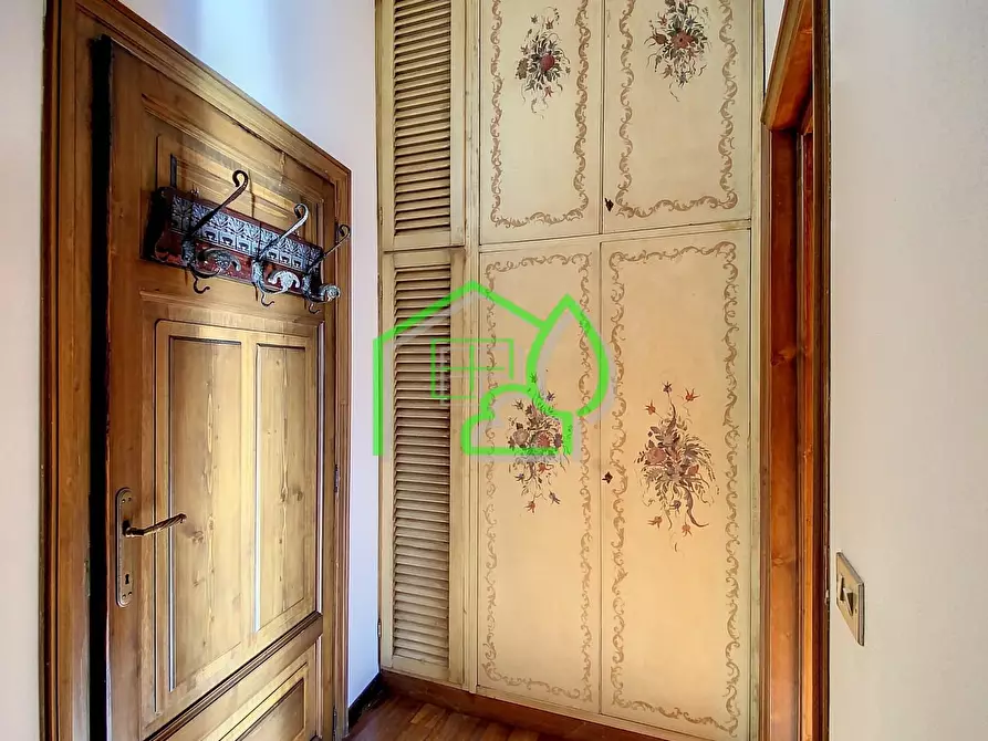 Immagine 14 di Villa in vendita  a Viareggio