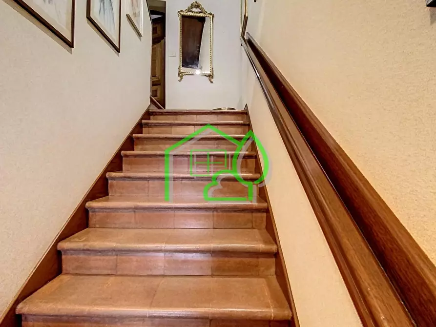 Immagine 10 di Villa in vendita  a Viareggio