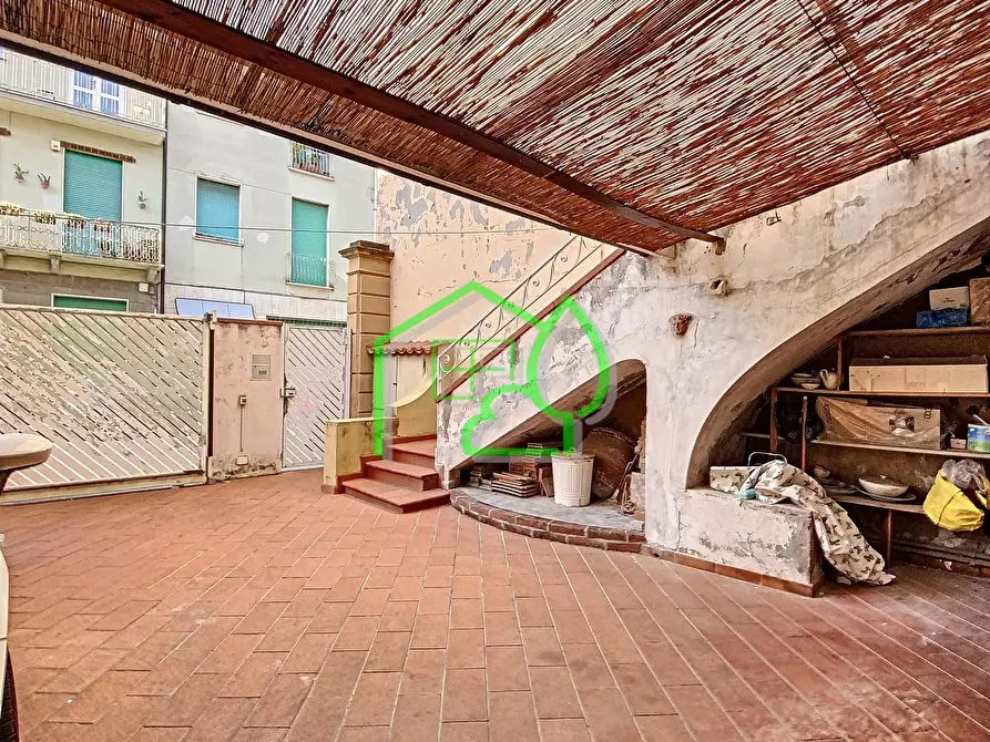 Immagine 9 di Villa in vendita  a Viareggio