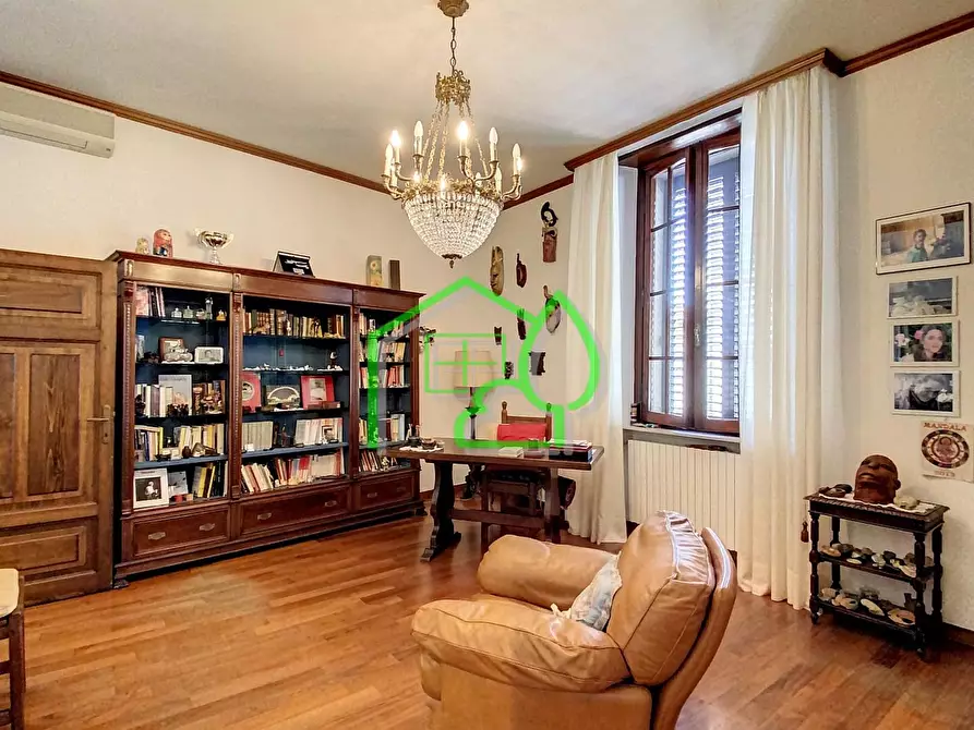 Immagine 12 di Villa in vendita  a Viareggio