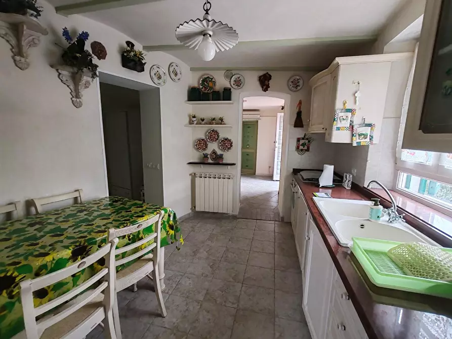 Immagine 3 di Appartamento in vendita  a Massa