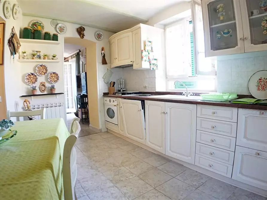 Immagine 7 di Appartamento in vendita  a Massa