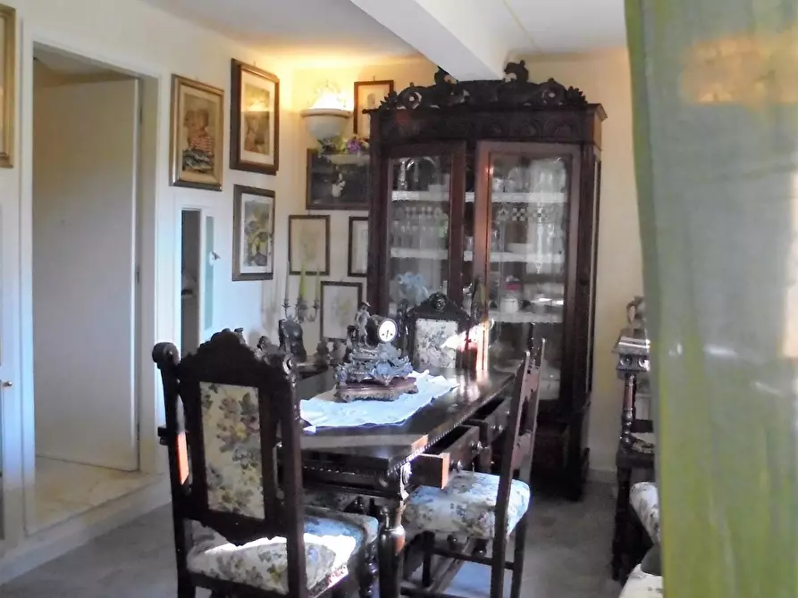 Immagine 11 di Appartamento in vendita  a Massa