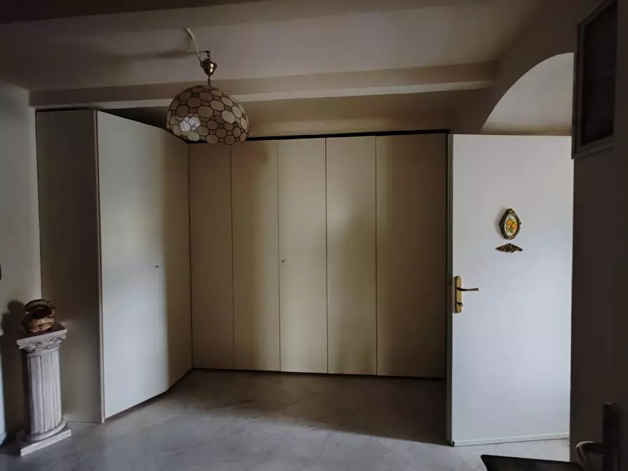 Immagine 46 di Appartamento in vendita  a Massa