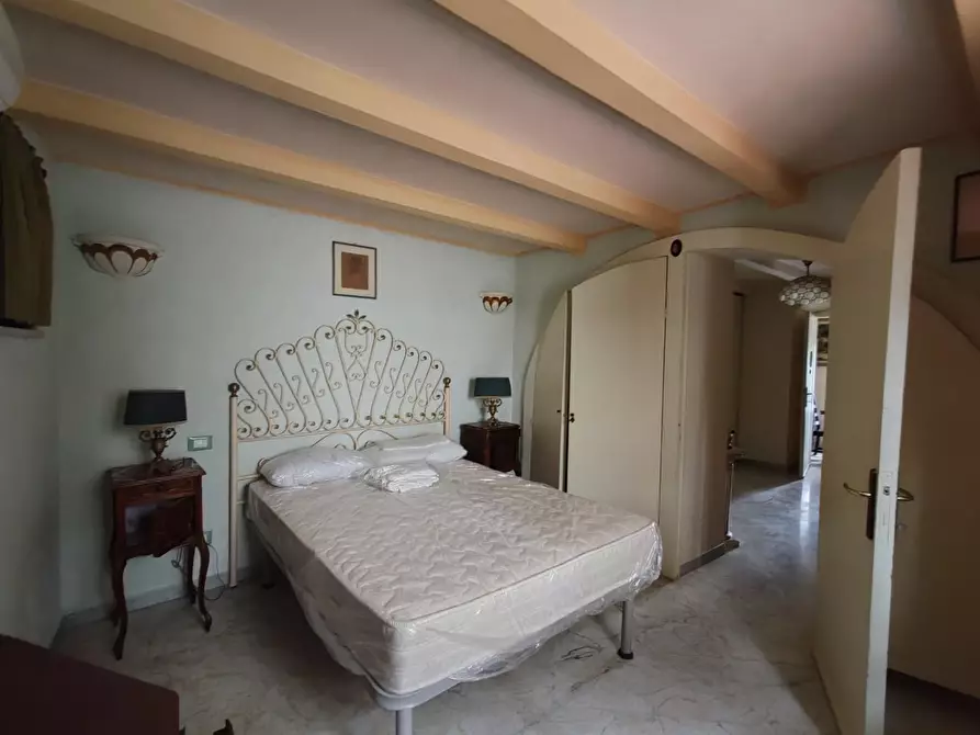 Immagine 48 di Appartamento in vendita  a Massa