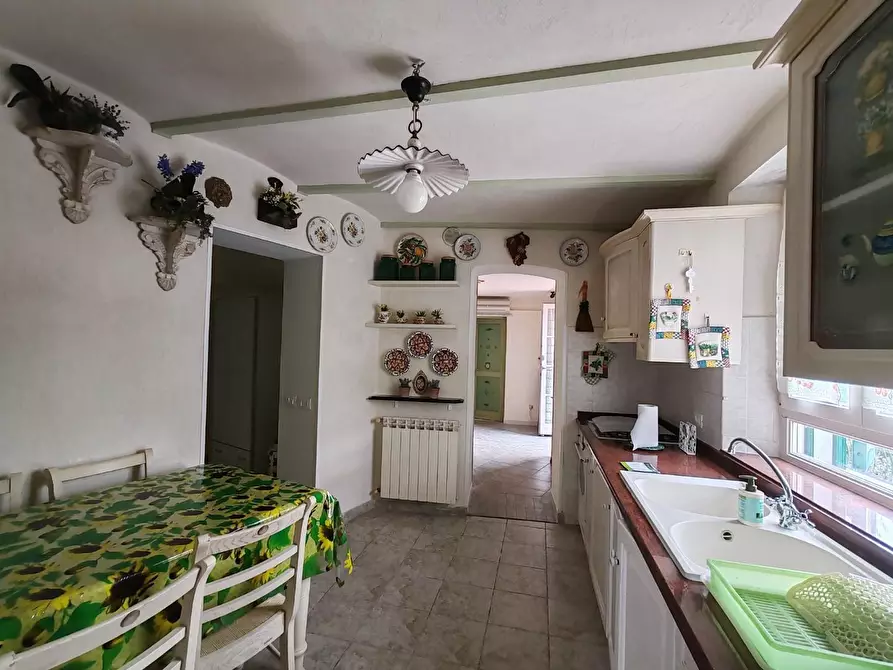 Immagine 19 di Appartamento in vendita  a Massa