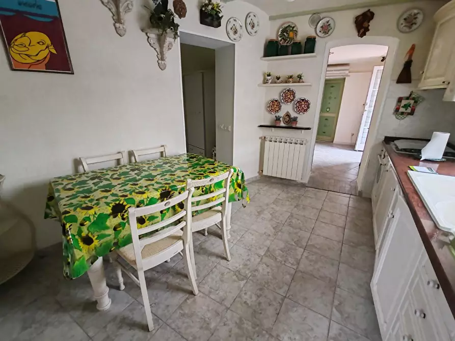 Immagine 21 di Appartamento in vendita  a Massa