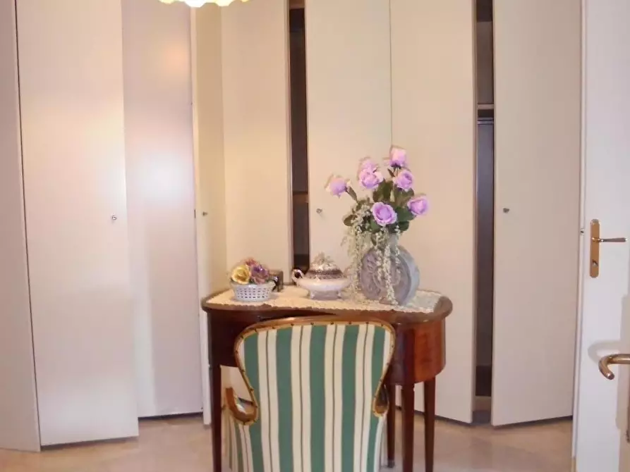 Immagine 9 di Appartamento in vendita  a Massa