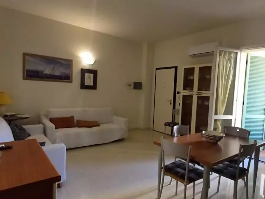 Immagine 2 di Appartamento in affitto  a Camaiore