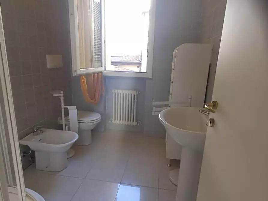 Immagine 6 di Appartamento in affitto  a Camaiore