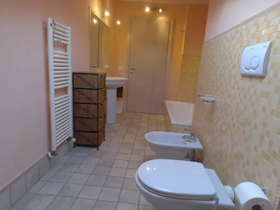 Immagine 8 di Casa indipendente in vendita  a Camaiore