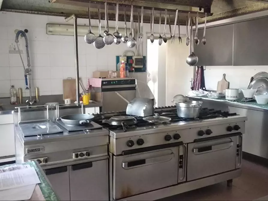 Immagine 1 di Palazzo in vendita  a Campagnatico