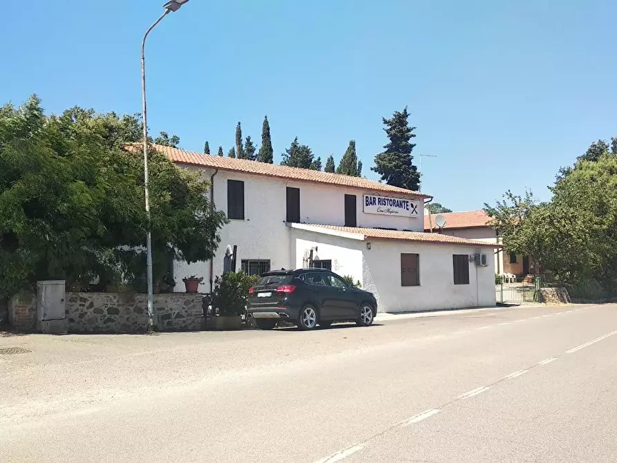 Immagine 3 di Palazzo in vendita  a Campagnatico