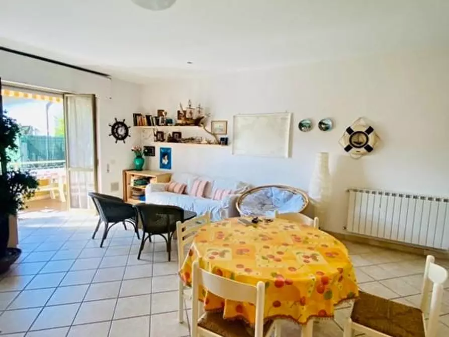 Immagine 9 di Appartamento in vendita  a Massa