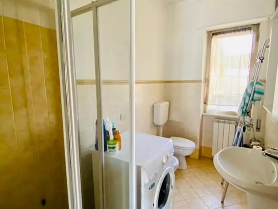 Immagine 11 di Appartamento in vendita  a Massa