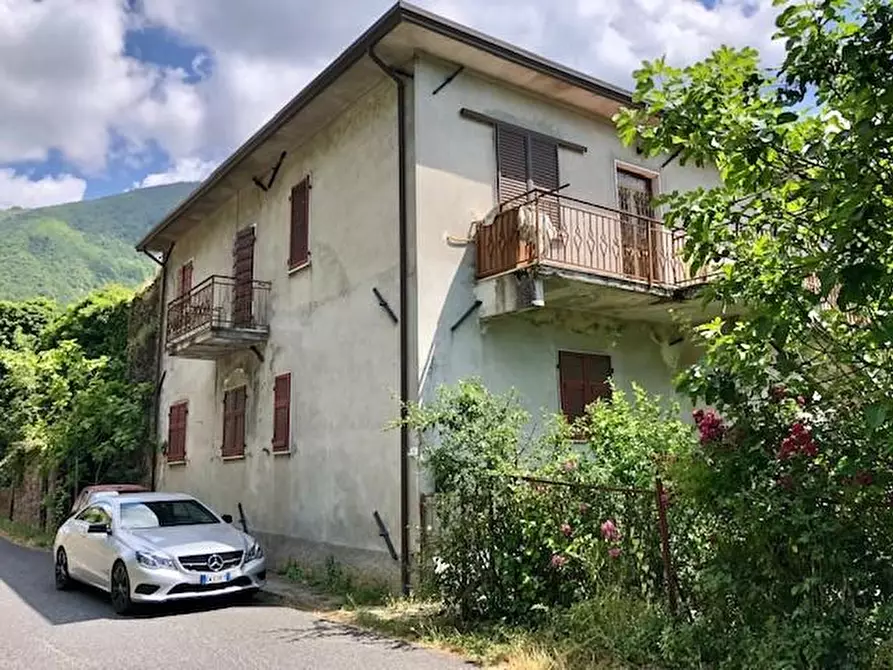 Immagine 1 di Rustico / casale in vendita  a Fivizzano